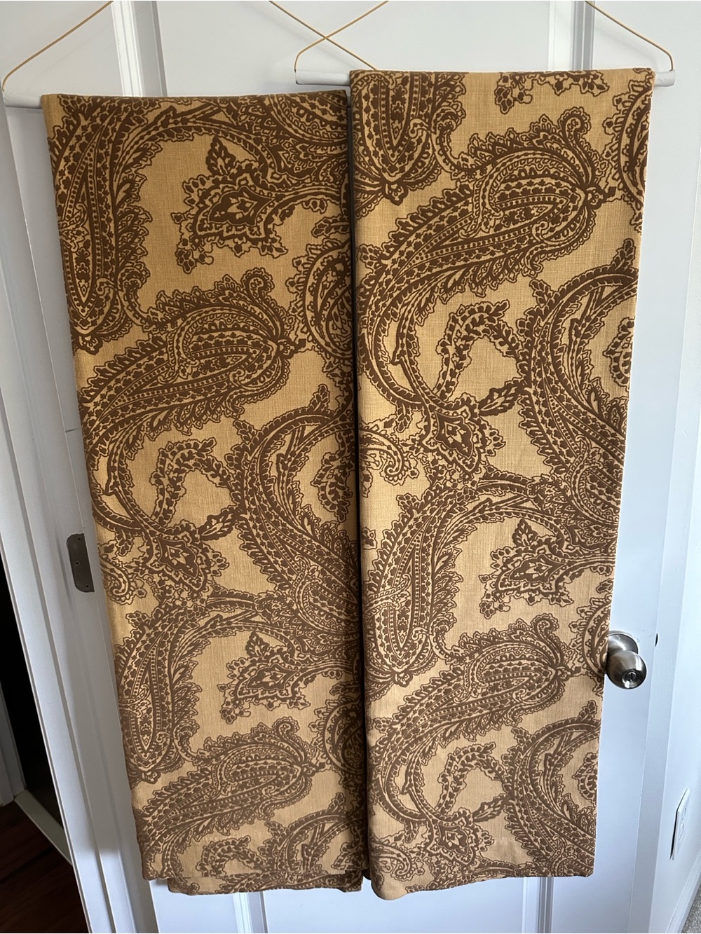 Pottery Barn Brown and Tan Paisley Wall Tapestry
